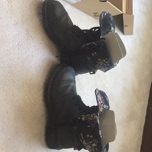 Dr Martens Air Wair Aimilta pattern Belladona